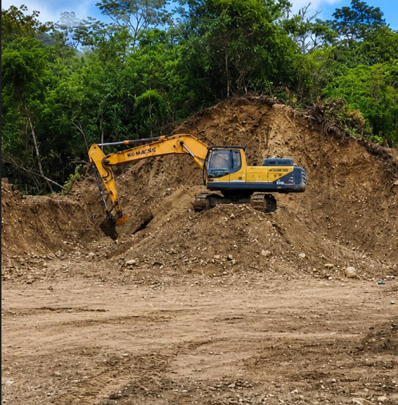 Excavadora Komatsu en Obra